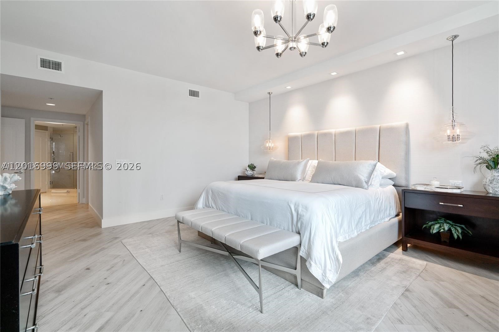 17111 Biscayne Blvd #209, North Miami Beach FL 33160