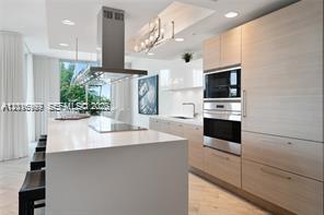 17111 Biscayne Blvd #209, North Miami Beach FL 33160
