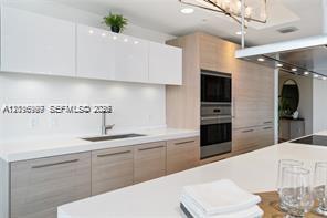 17111 Biscayne Blvd #209, North Miami Beach FL 33160
