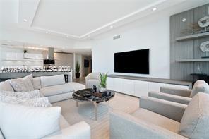 17111 Biscayne Blvd #209, North Miami Beach FL 33160