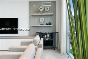17111 Biscayne Blvd #209, North Miami Beach FL 33160