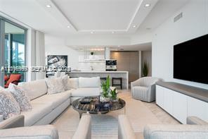 17111 Biscayne Blvd #209, North Miami Beach FL 33160