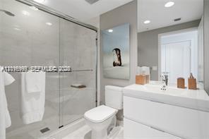 17111 Biscayne Blvd #209, North Miami Beach FL 33160