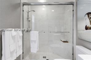 17111 Biscayne Blvd #209, North Miami Beach FL 33160