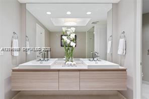 17111 Biscayne Blvd #209, North Miami Beach FL 33160