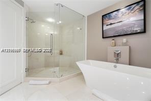 17111 Biscayne Blvd #209, North Miami Beach FL 33160