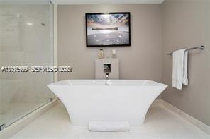 17111 Biscayne Blvd #209, North Miami Beach FL 33160