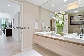 17111 Biscayne Blvd #209, North Miami Beach FL 33160