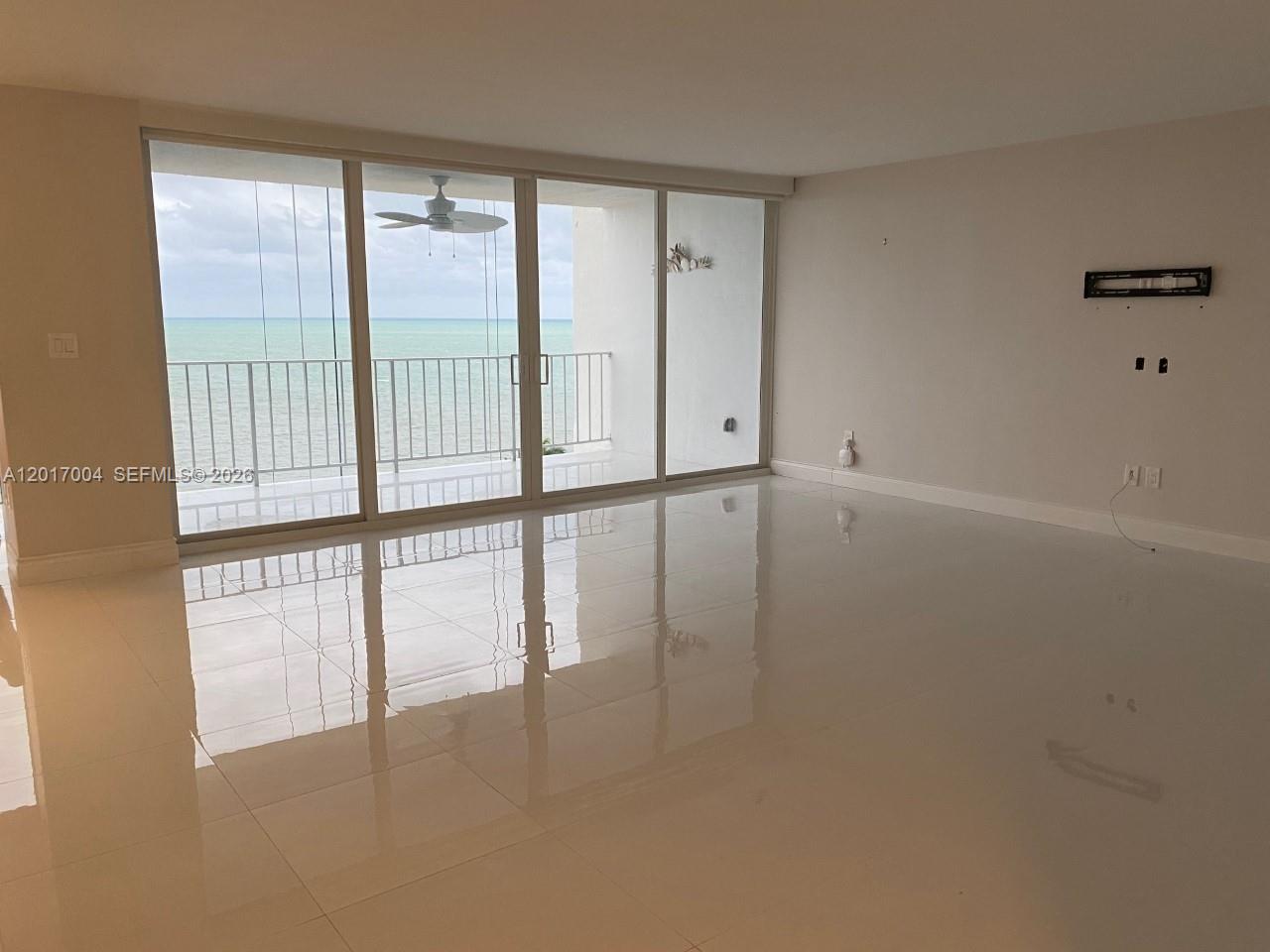 881 Ocean Dr #10E, Key Biscayne FL 33149