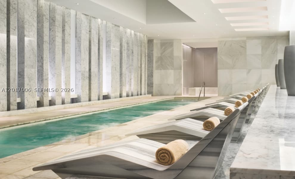 4391 Collins Ave #916, Miami Beach FL 33140