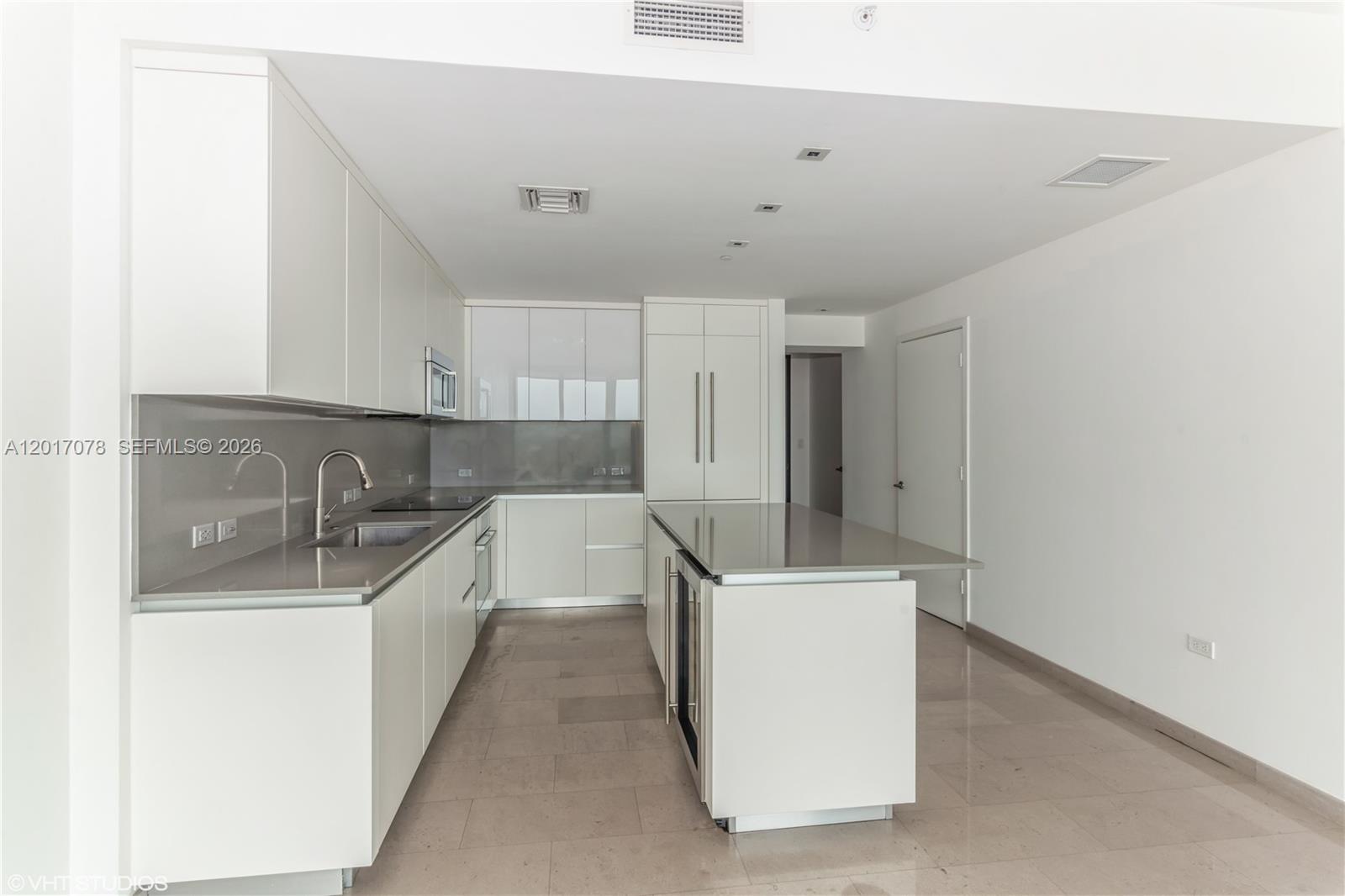88 SW 7th St #2508, Miami FL 33130