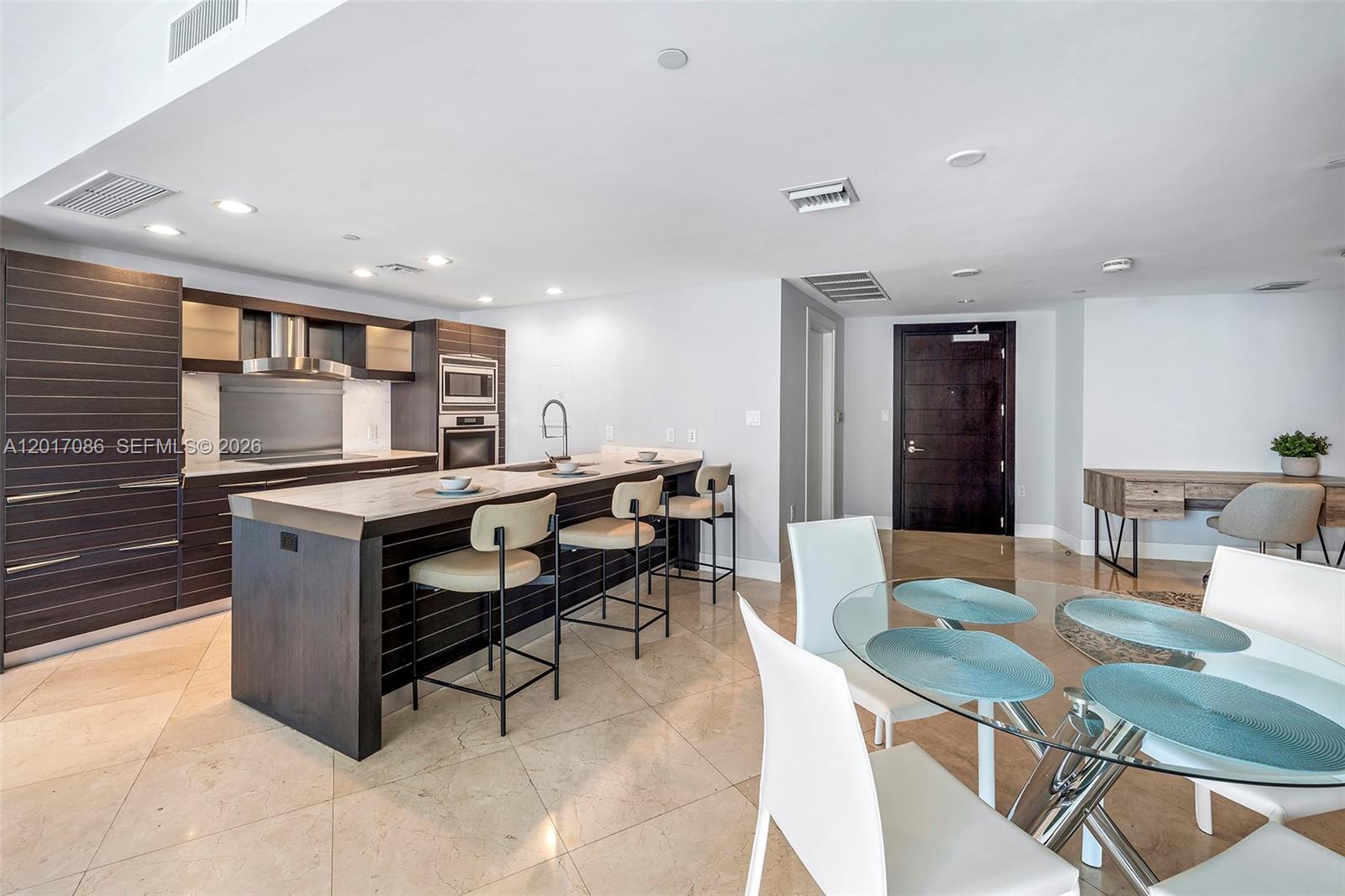 200 Biscayne Boulevard Way #4308, Miami FL 33131