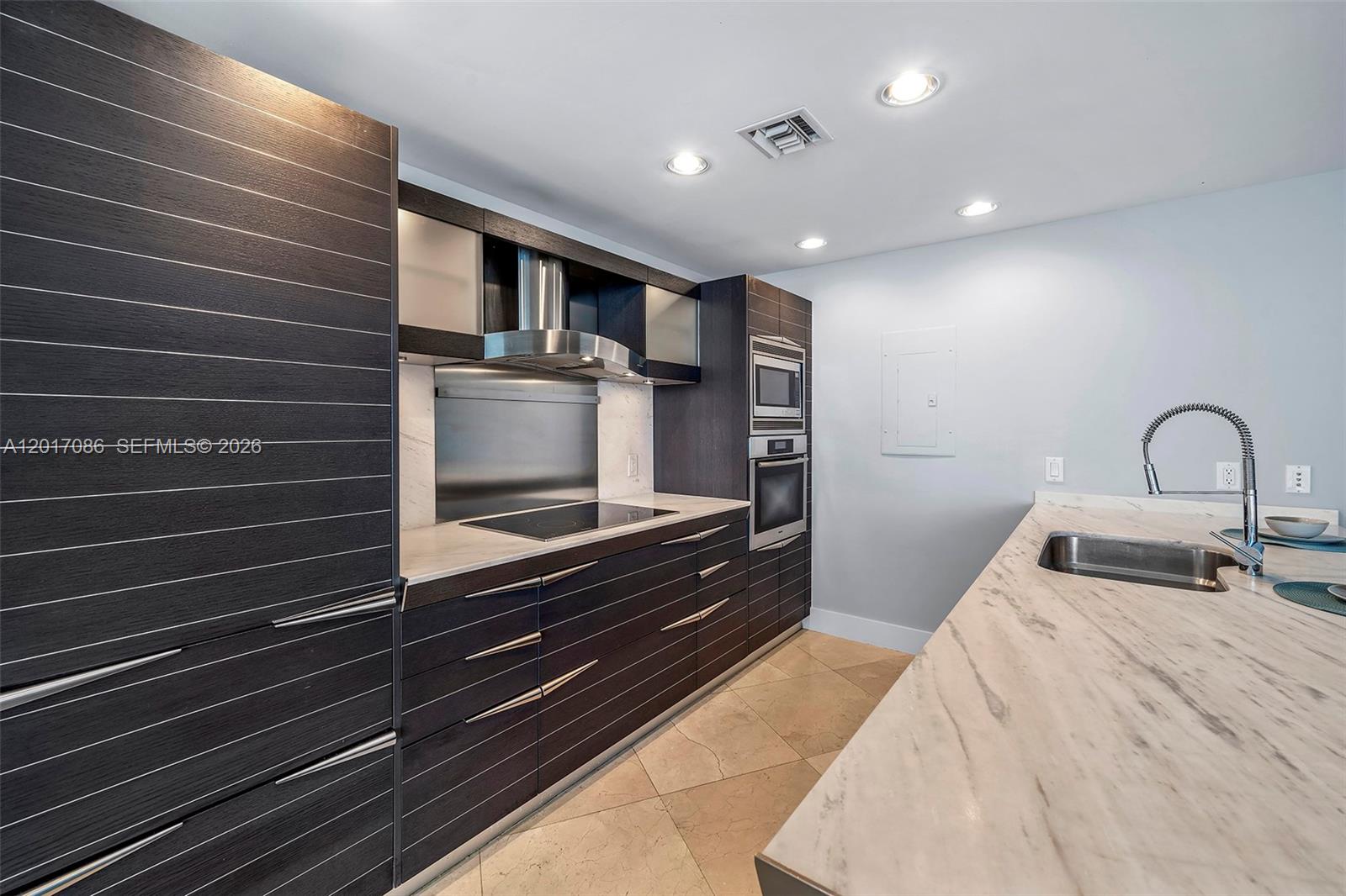 200 Biscayne Boulevard Way #4308, Miami FL 33131