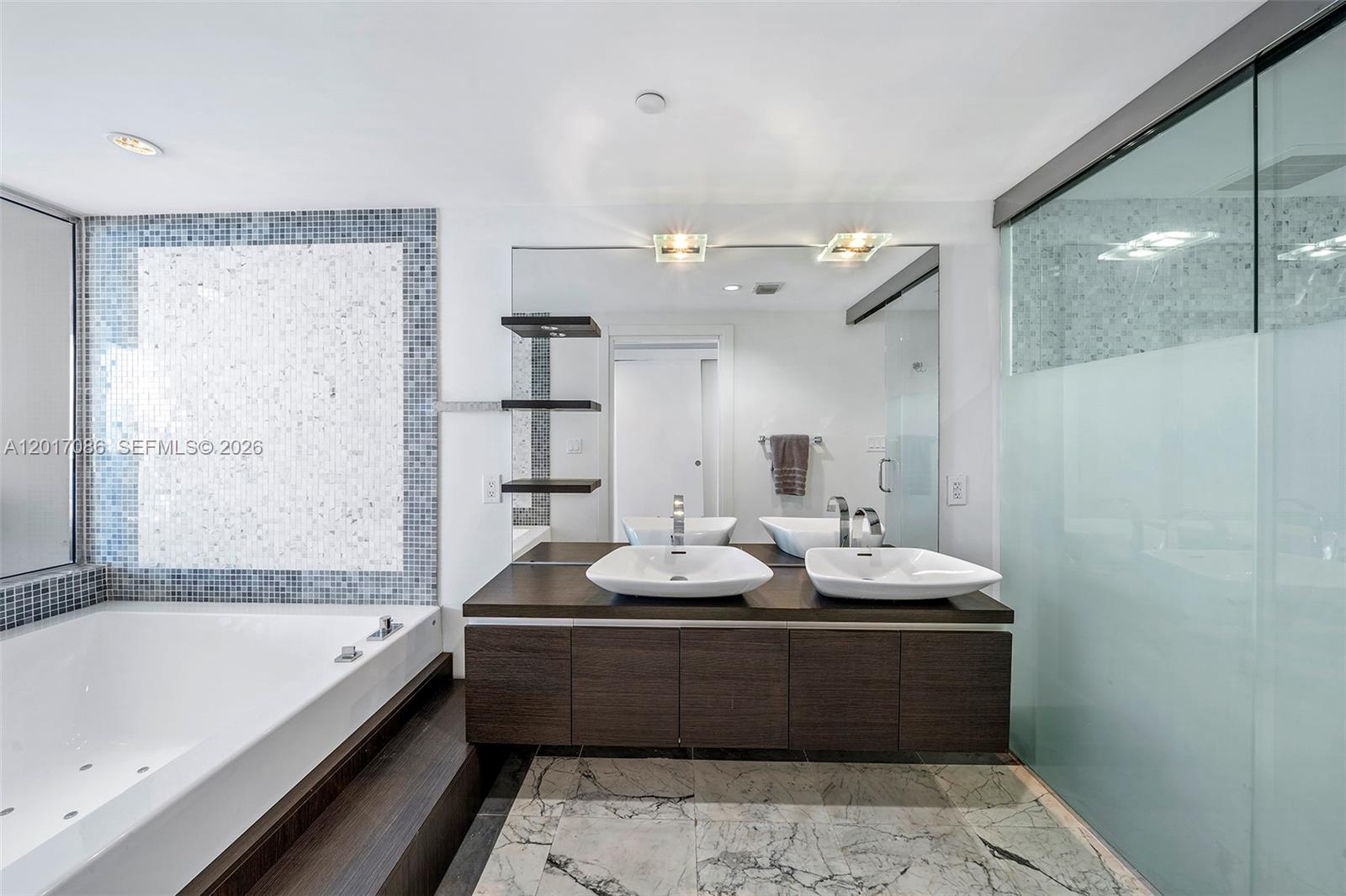 200 Biscayne Boulevard Way #4308, Miami FL 33131