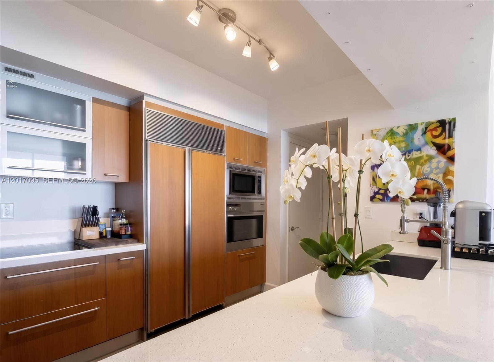 400 Alton Rd #1709, Miami Beach FL 33139