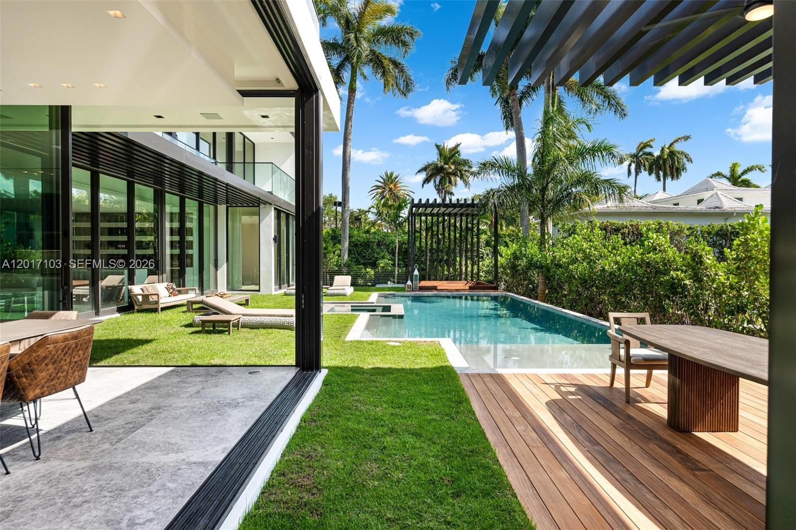 2520 Shelter Ave, Miami Beach FL 33140
