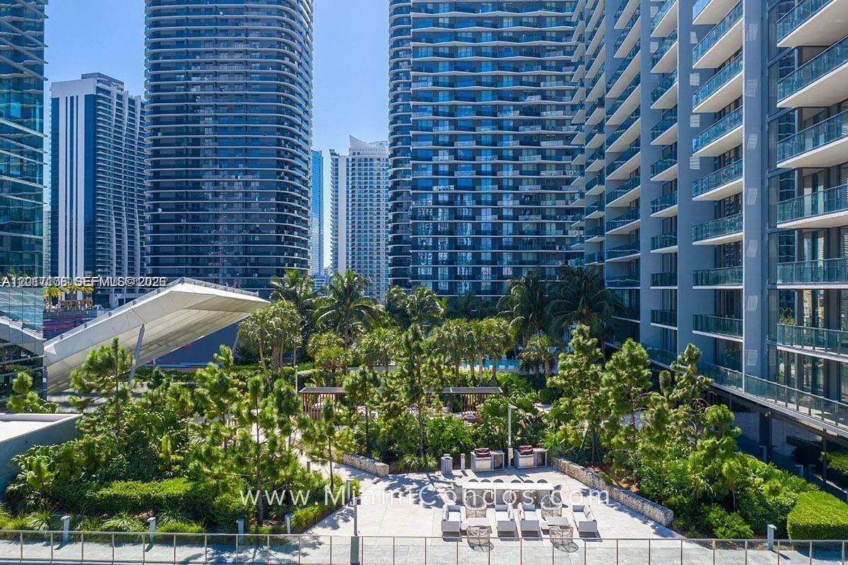 68 SE 6th St #2510, Miami FL 33131
