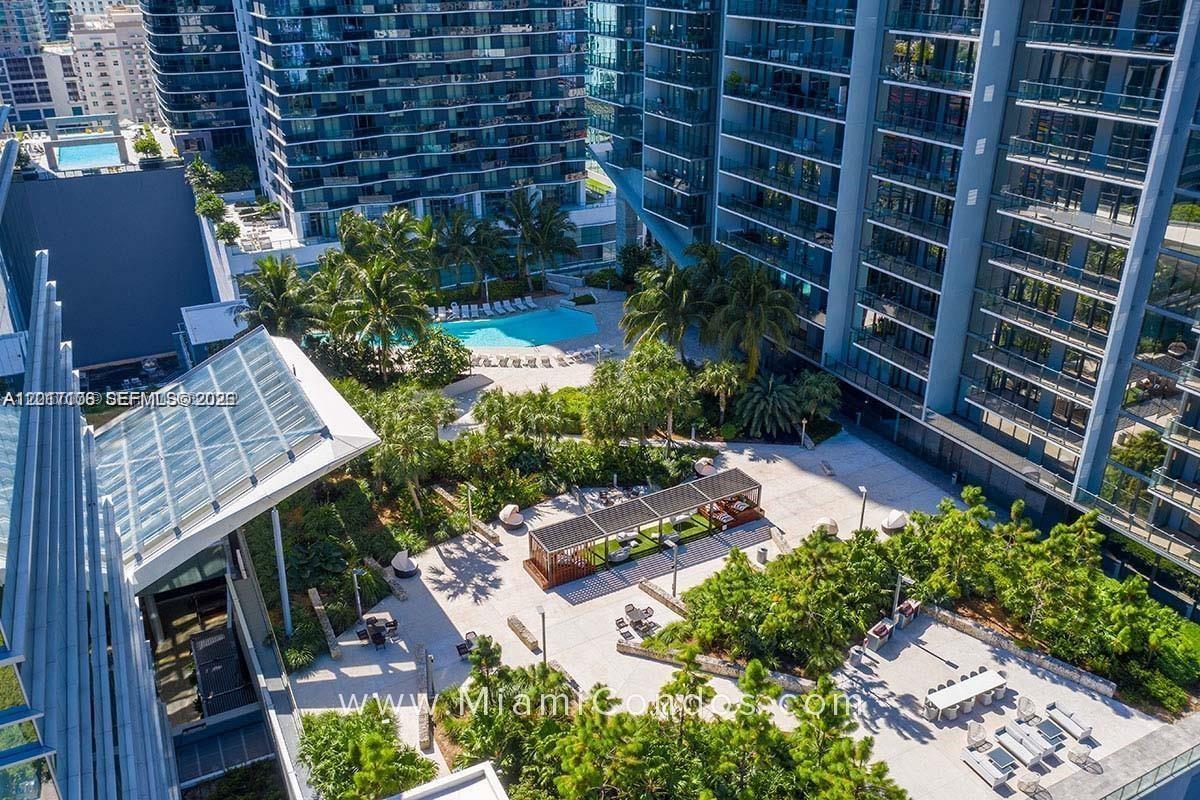 68 SE 6th St #2510, Miami FL 33131