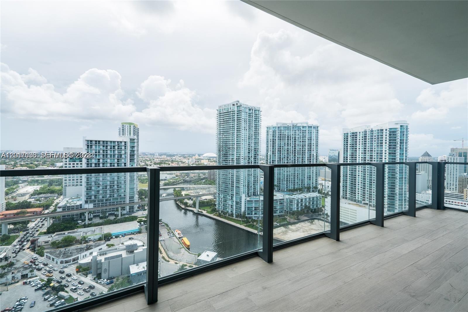 68 SE 6th St #2510, Miami FL 33131