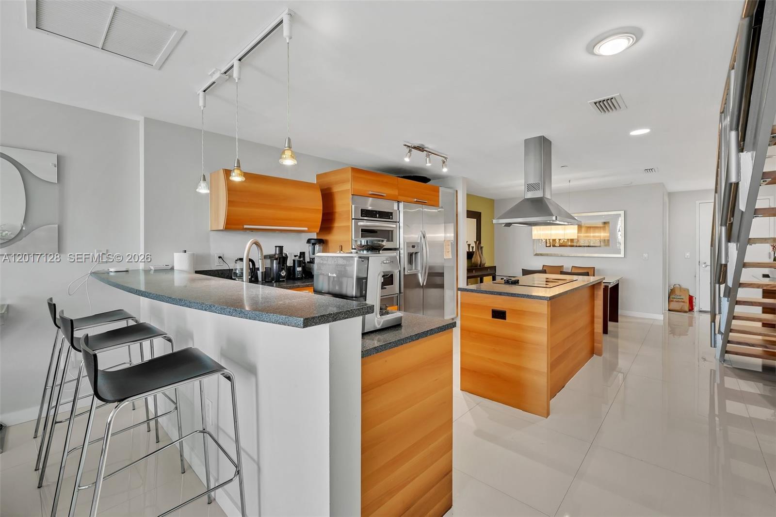 2950 NE 188th St #403, Aventura FL 33180