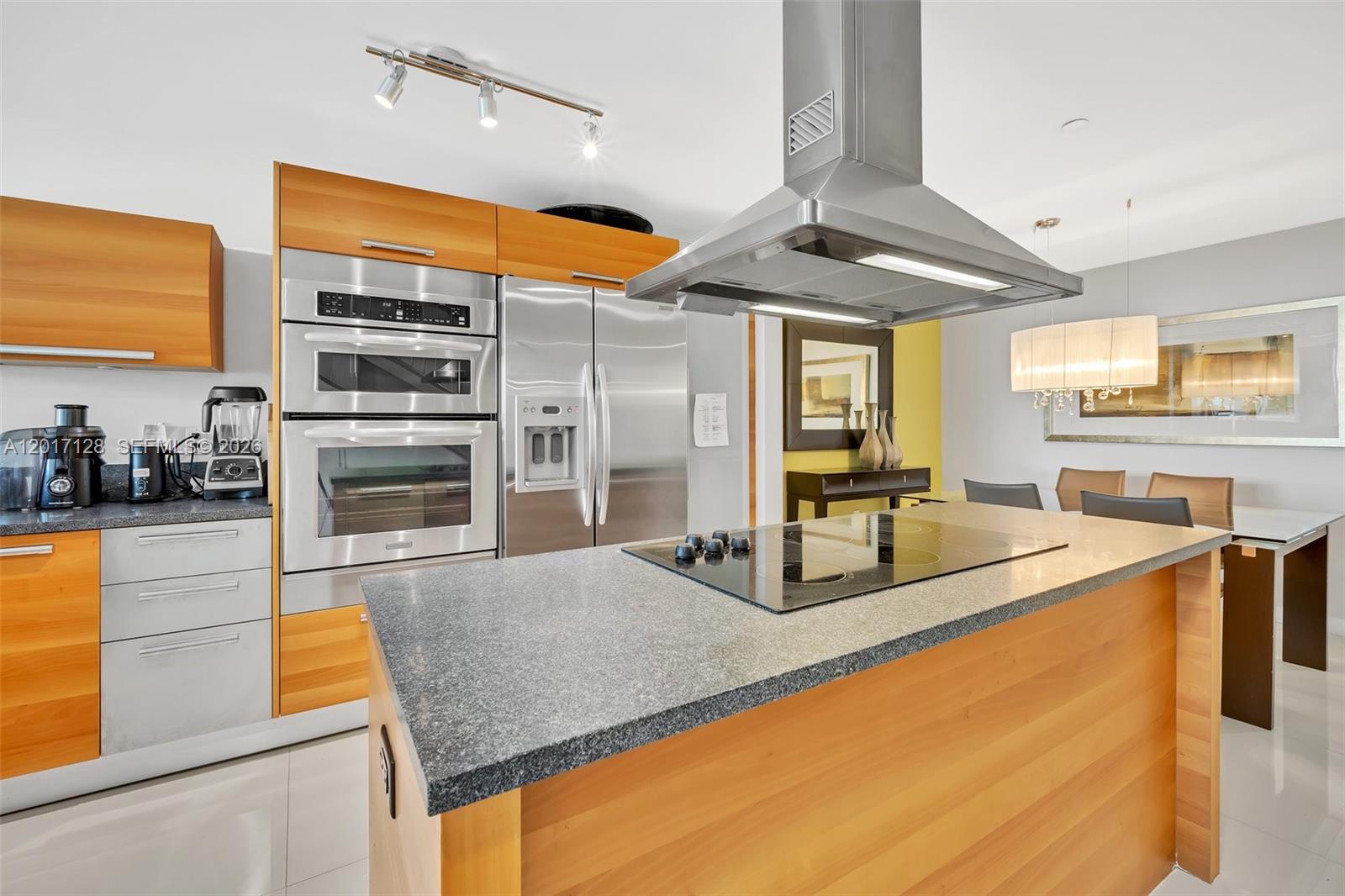 2950 NE 188th St #403, Aventura FL 33180
