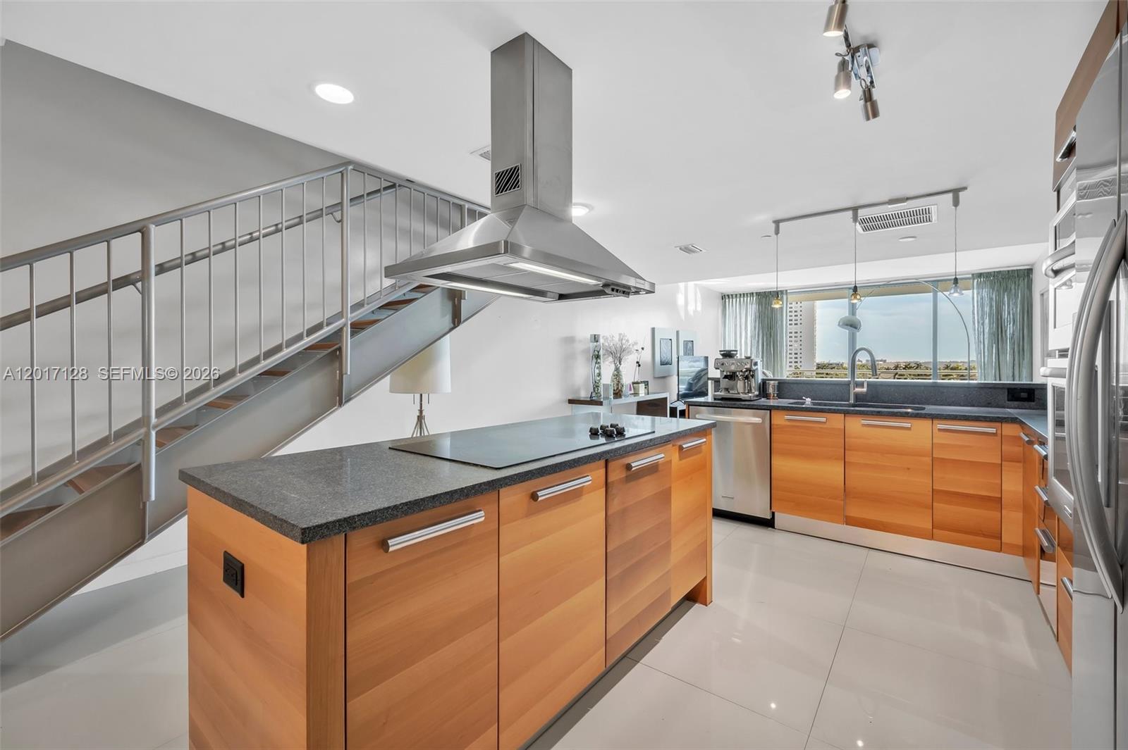 2950 NE 188th St #403, Aventura FL 33180