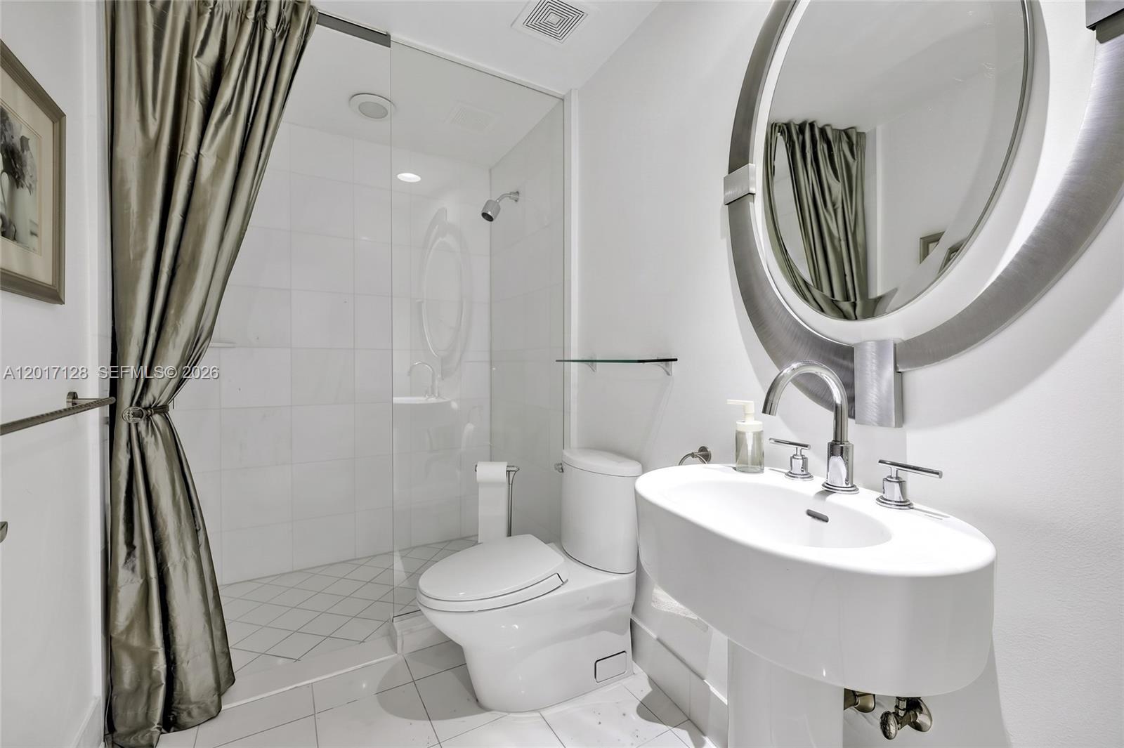 2950 NE 188th St #403, Aventura FL 33180