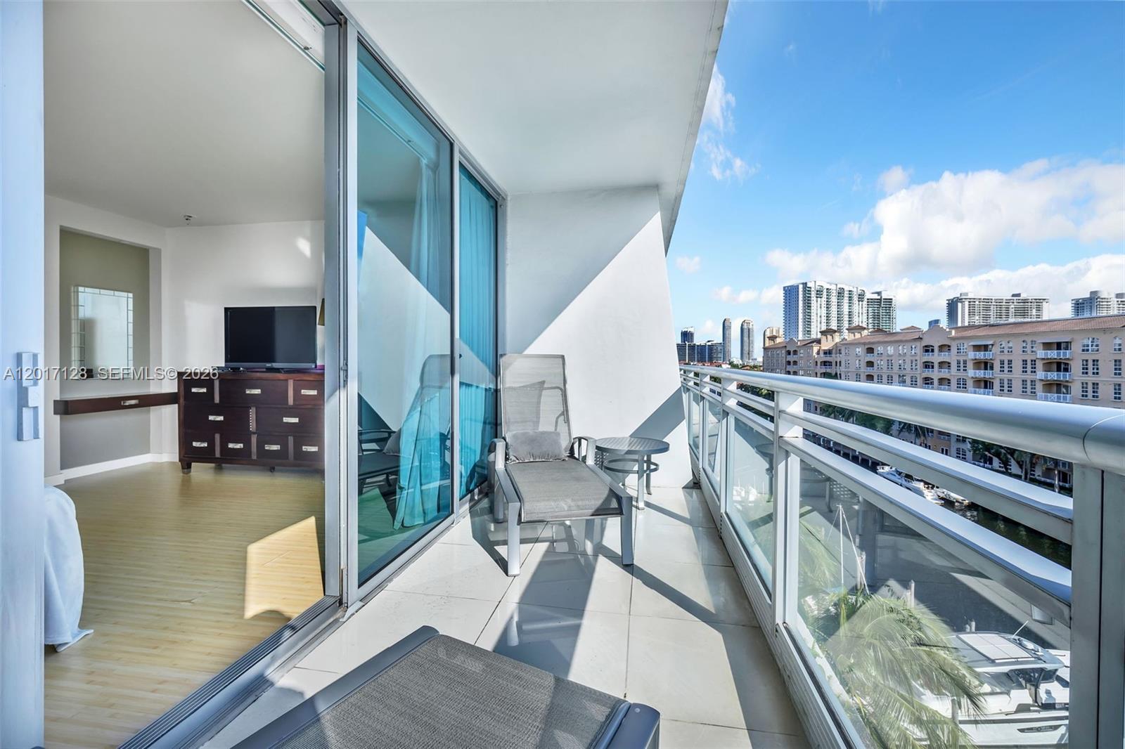 2950 NE 188th St #403, Aventura FL 33180