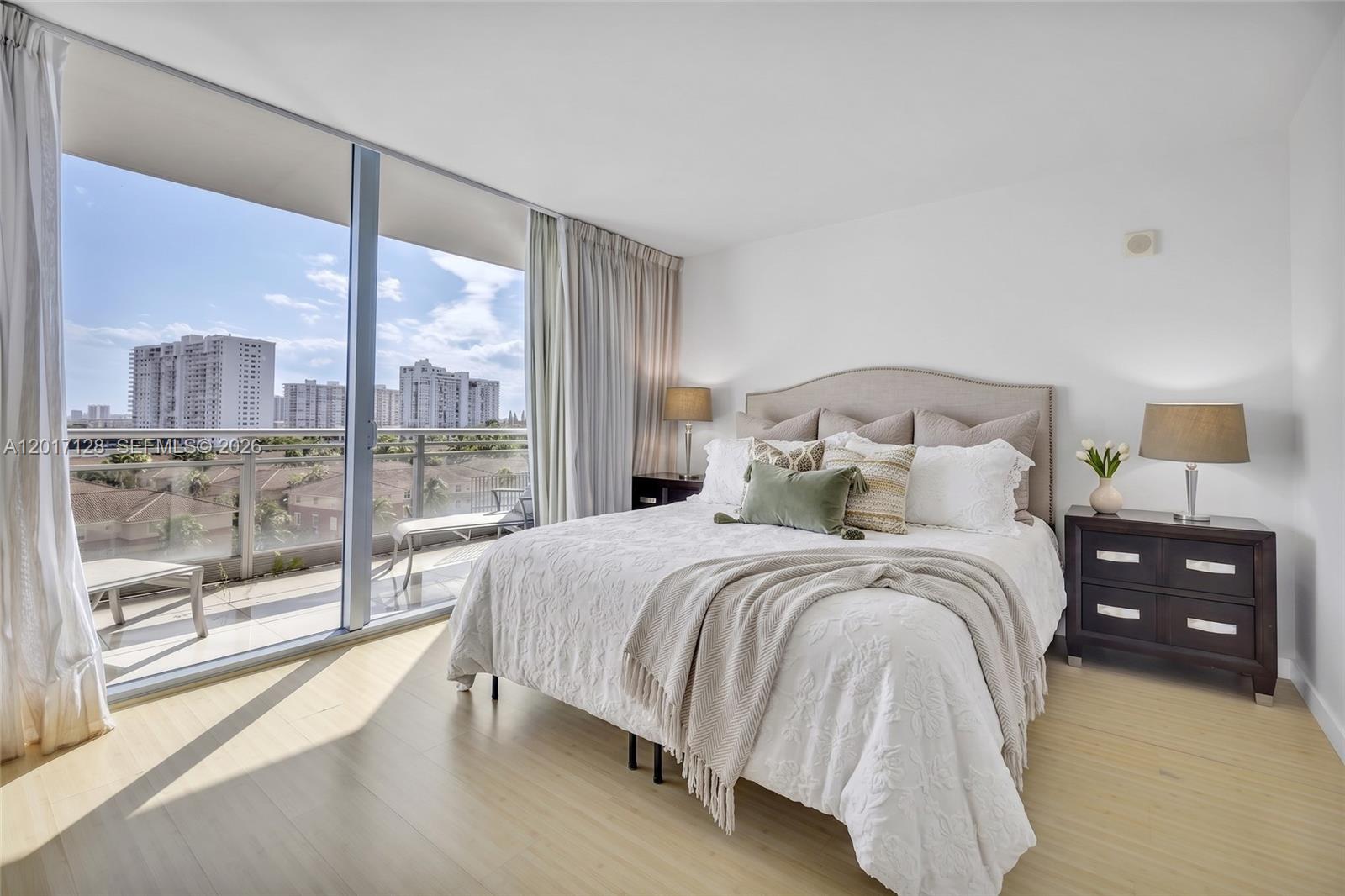 2950 NE 188th St #403, Aventura FL 33180