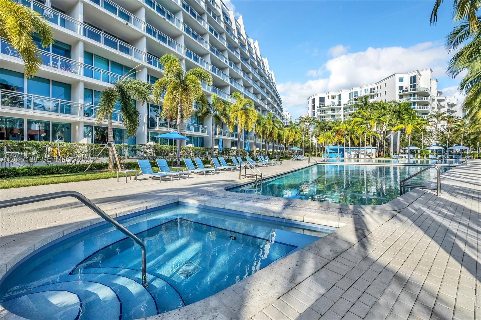 2950 NE 188th St #403, Aventura FL 33180