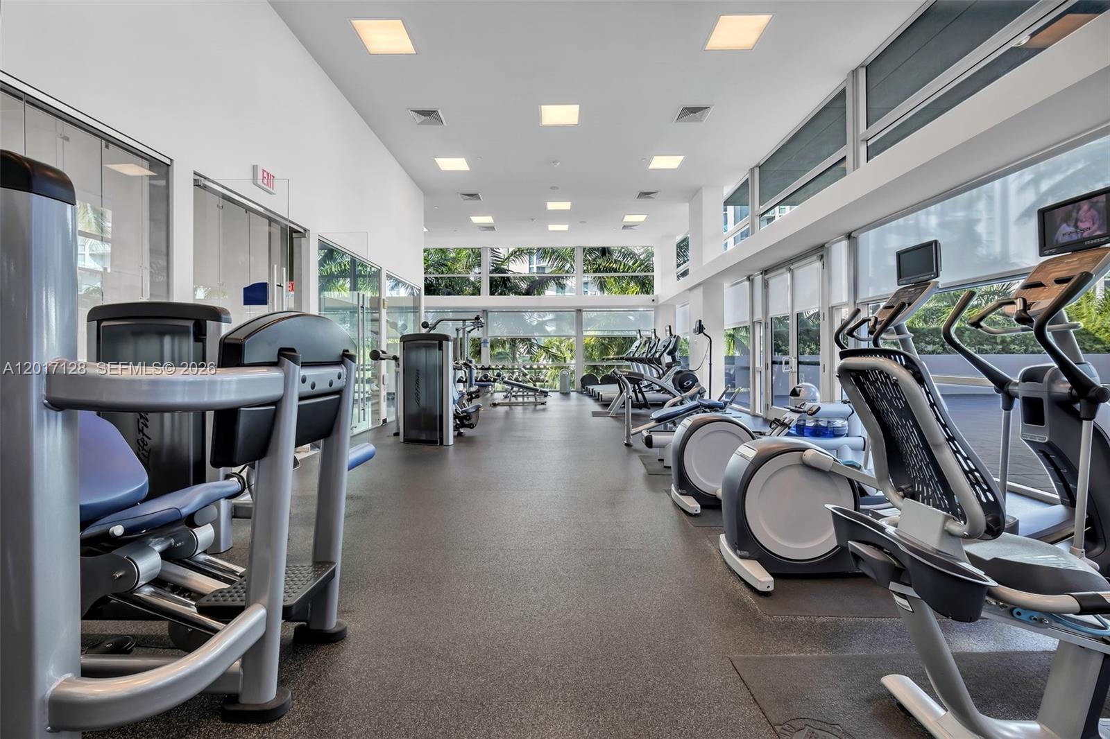2950 NE 188th St #403, Aventura FL 33180