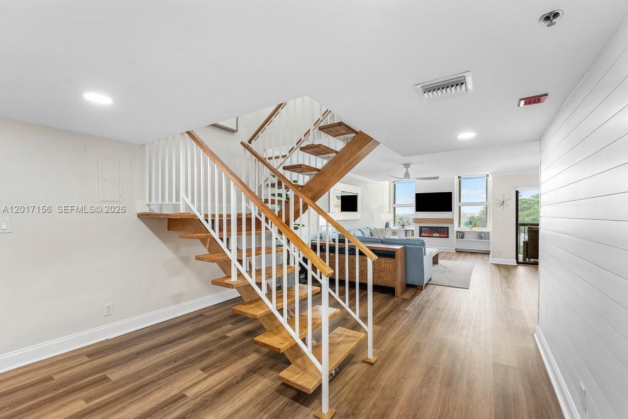 364 Golfview Rd #505, North Palm Beach FL 33408