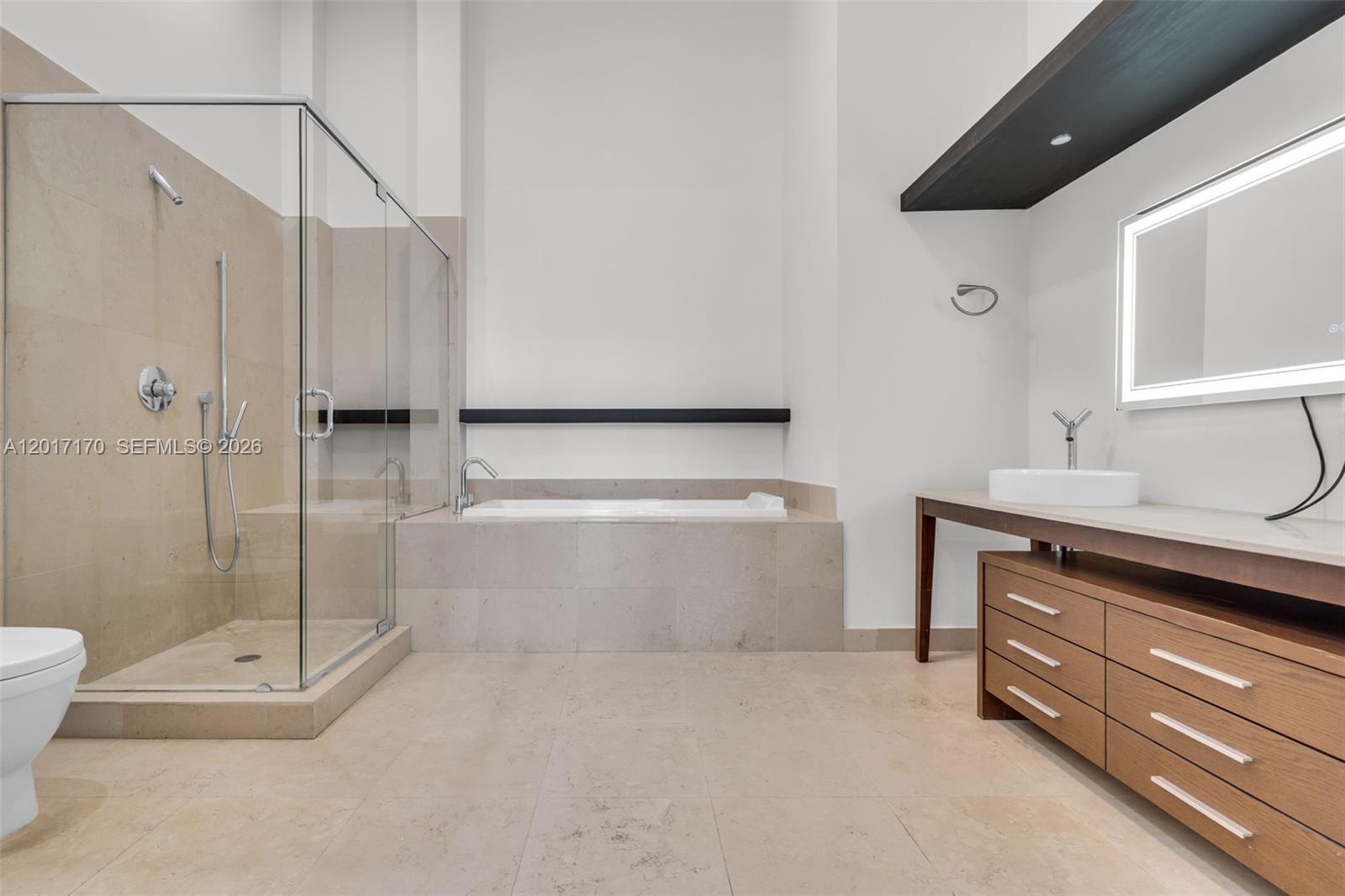 495 Brickell Ave #1501, Miami FL 33131