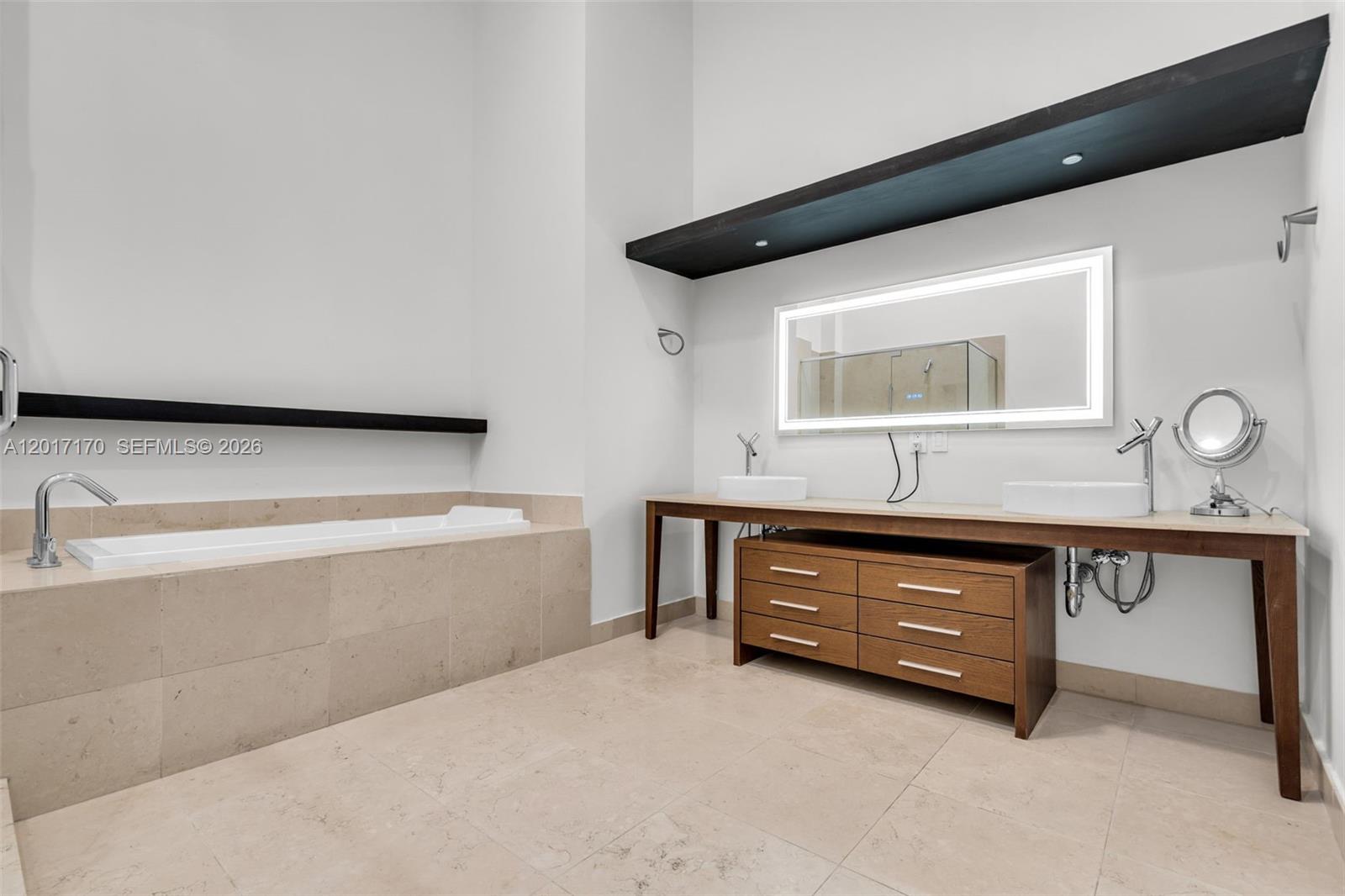 495 Brickell Ave #1501, Miami FL 33131