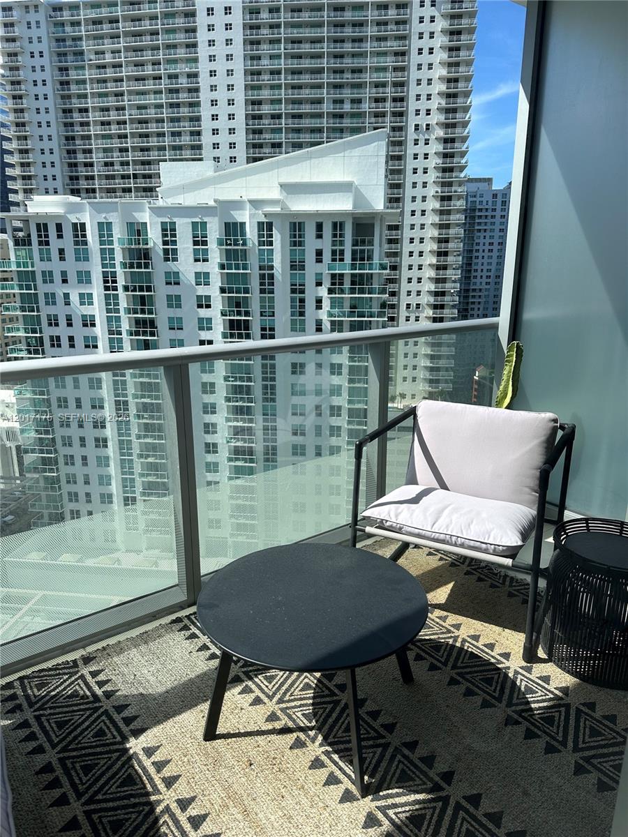 1300 Brickell Bay Dr #2213, Miami FL 33131