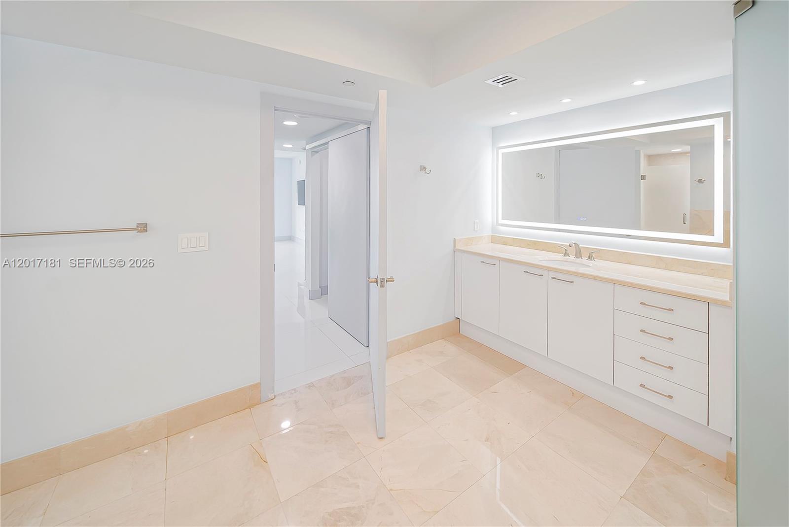3301 NE 183rd St #1209, Aventura FL 33160