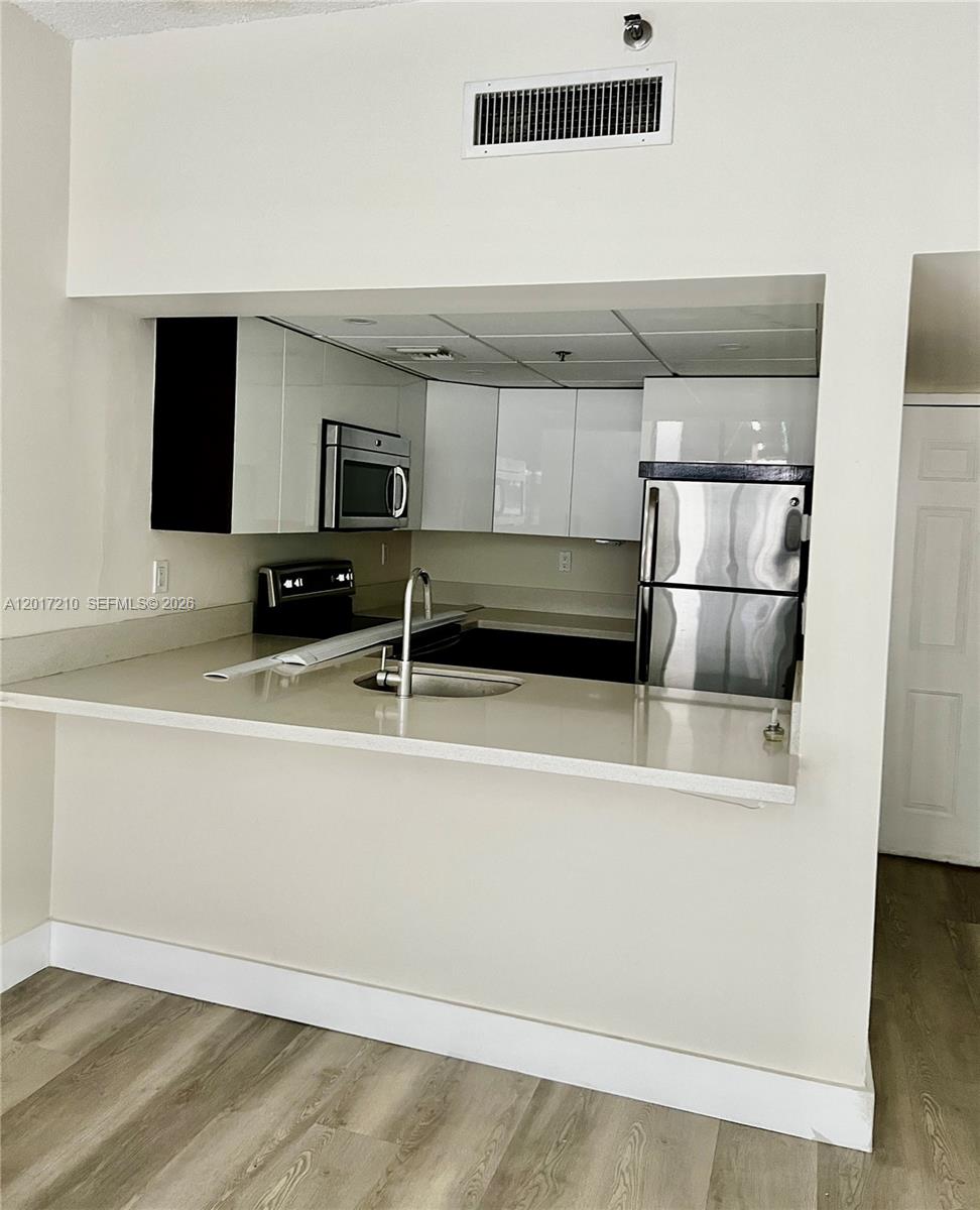 540 Brickell Key Dr #218, Miami FL 33131