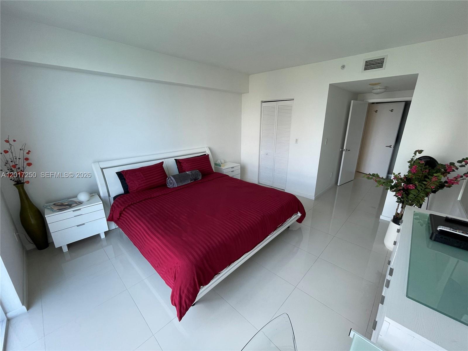 335 S Biscayne Blvd #1209, Miami FL 33131