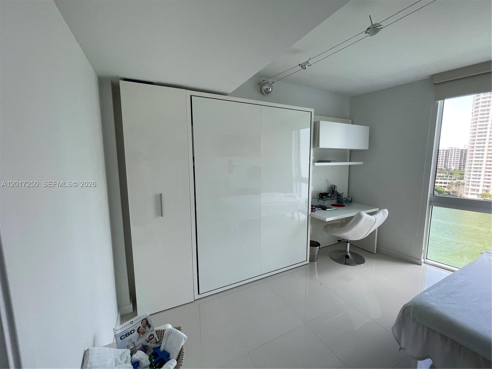 335 S Biscayne Blvd #1209, Miami FL 33131