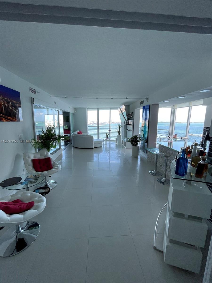 335 S Biscayne Blvd #1209, Miami FL 33131