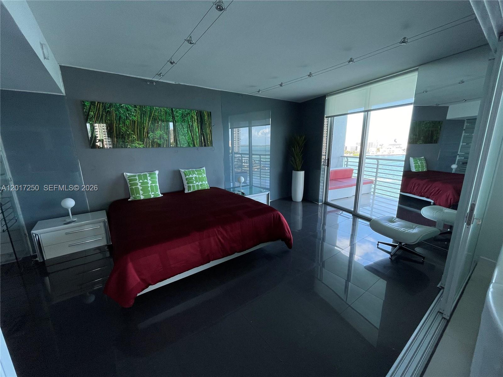 335 S Biscayne Blvd #1209, Miami FL 33131