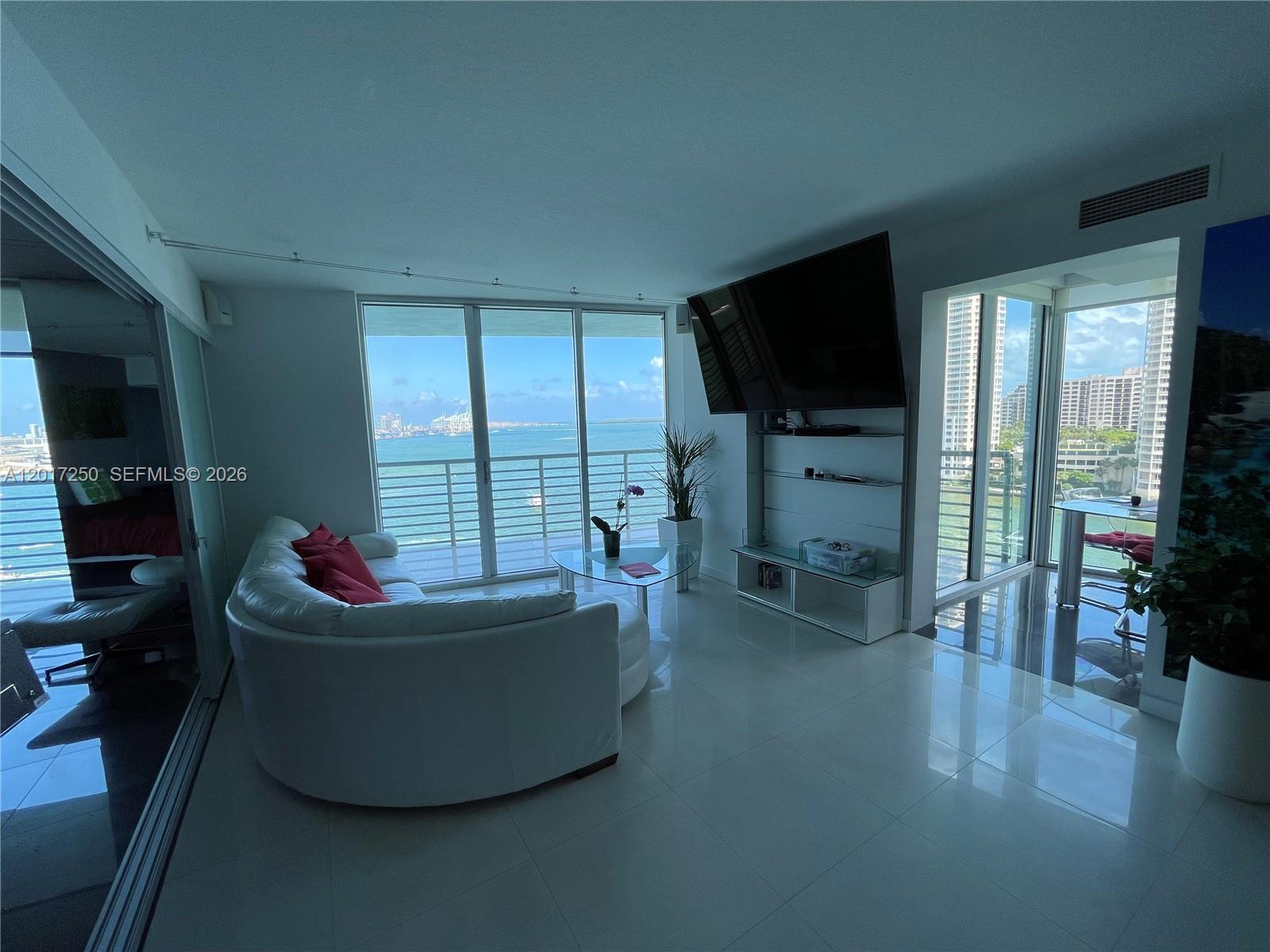 335 S Biscayne Blvd #1209, Miami FL 33131