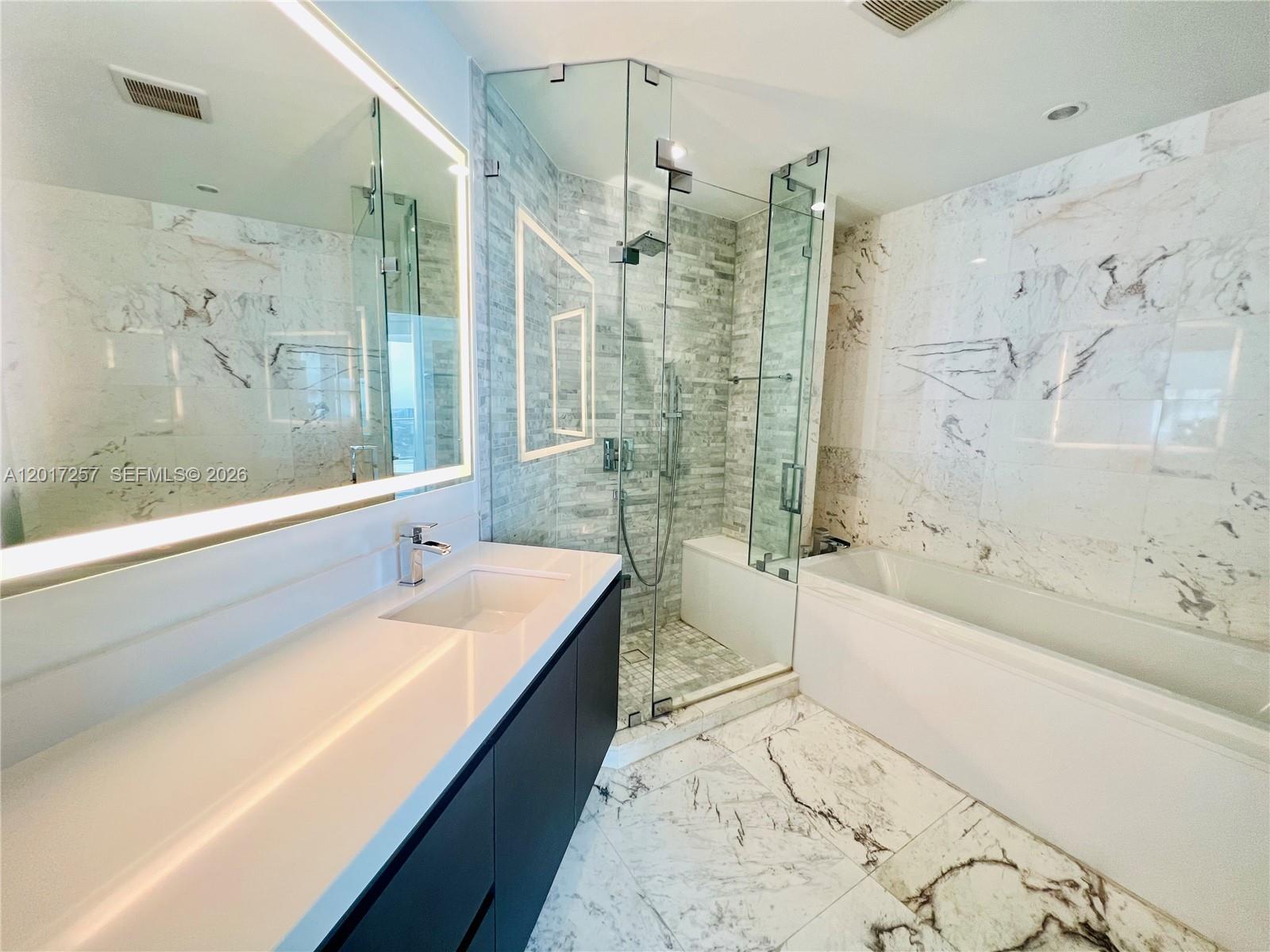 851 NE 1st Av #2808, Miami FL 33132