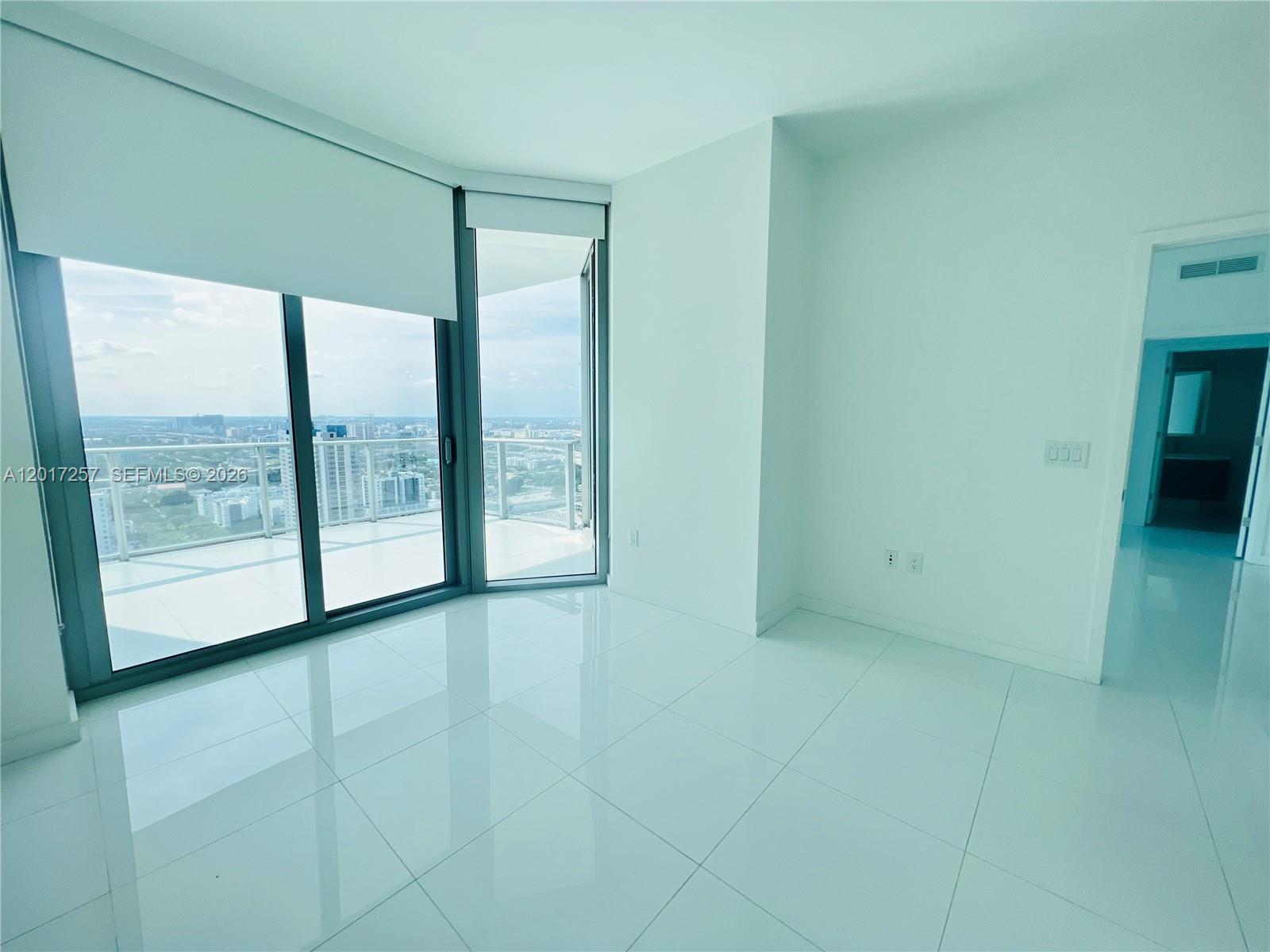 851 NE 1st Av #2808, Miami FL 33132