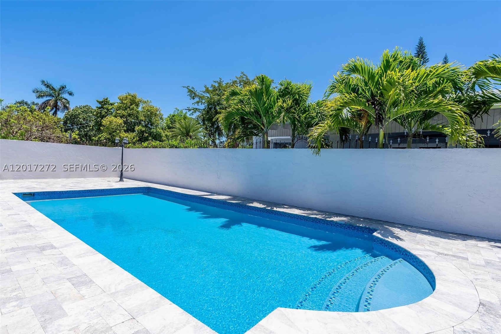 1900 SW 24th St, Miami FL 33145
