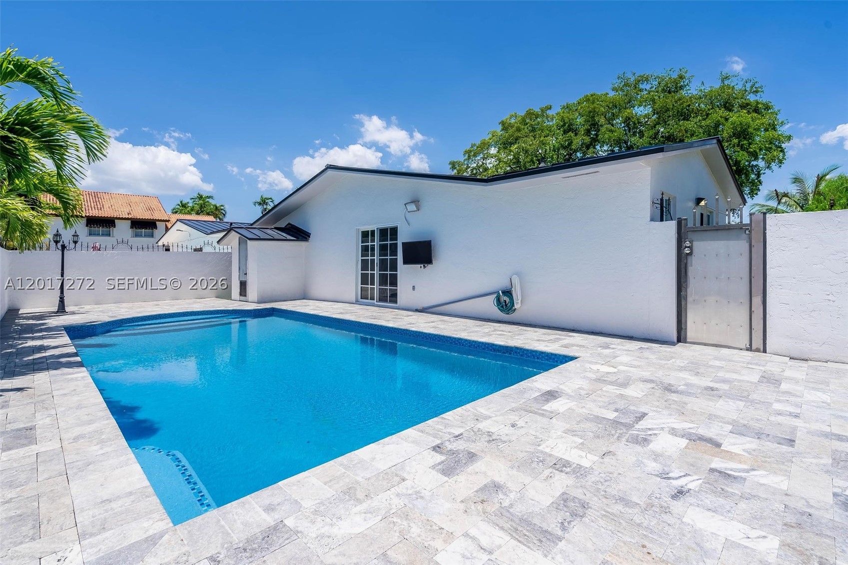 1900 SW 24th St, Miami FL 33145