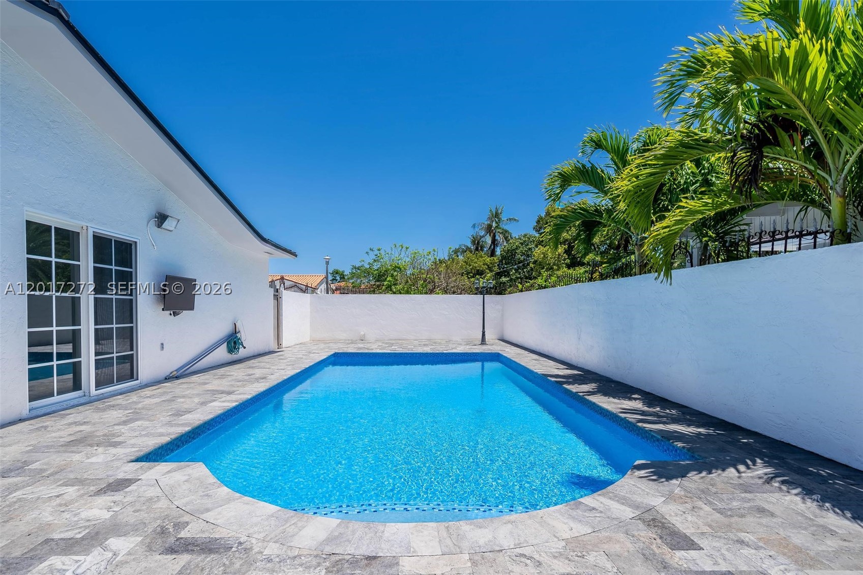 1900 SW 24th St, Miami FL 33145