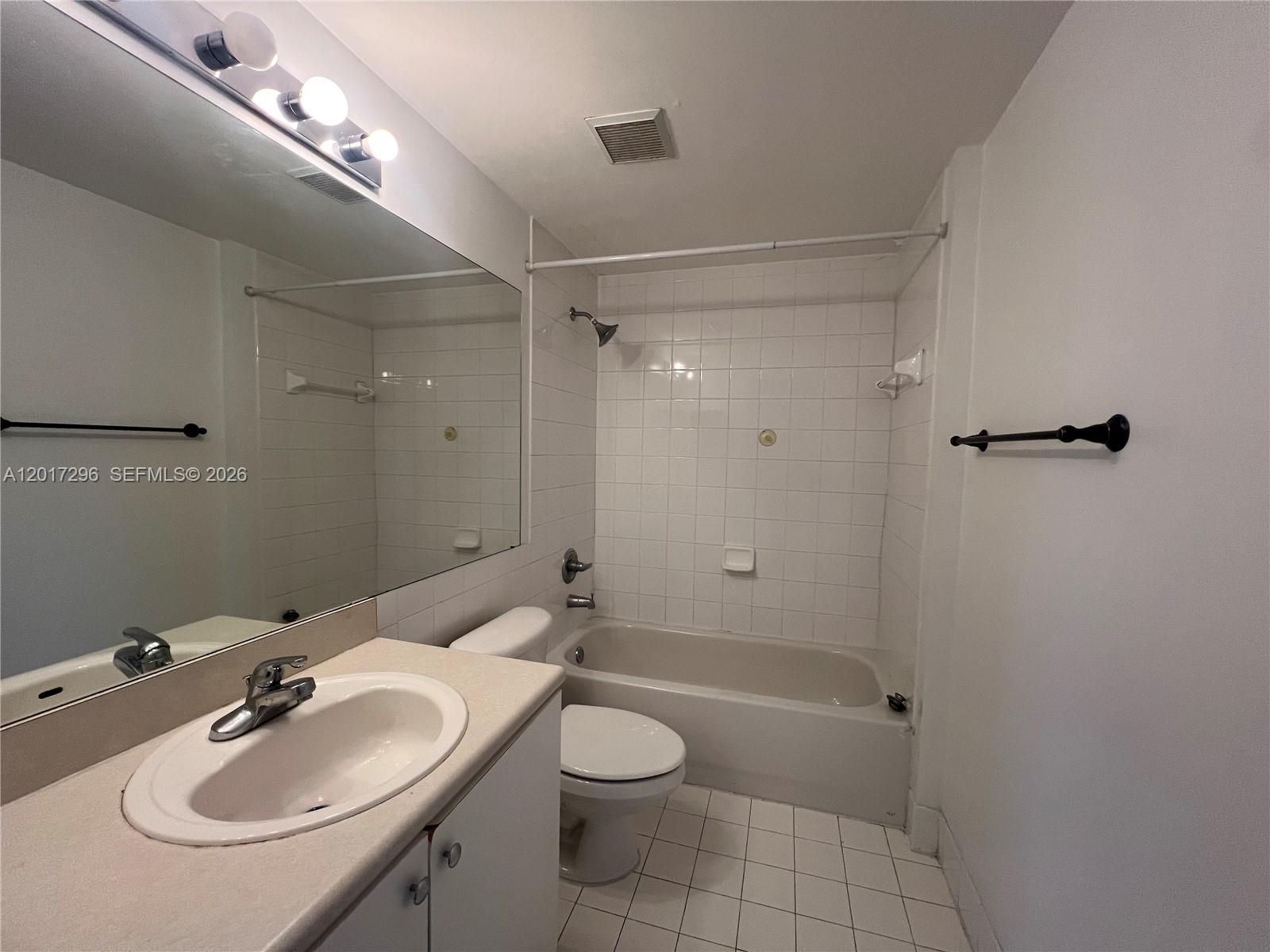 5091 NW 7th St #706, Miami FL 33126