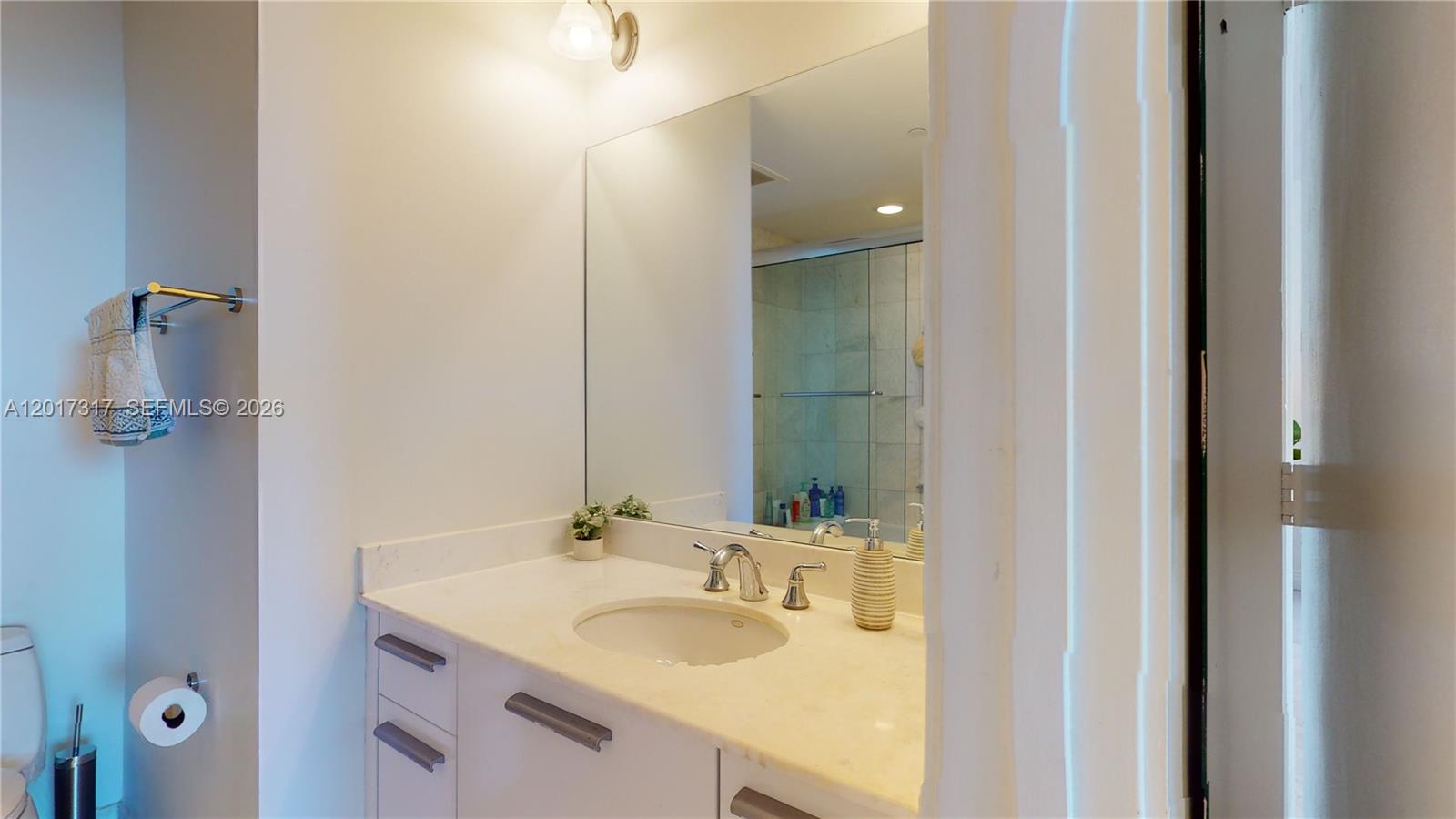 1060 Brickell Ave #1805, Miami FL 33131