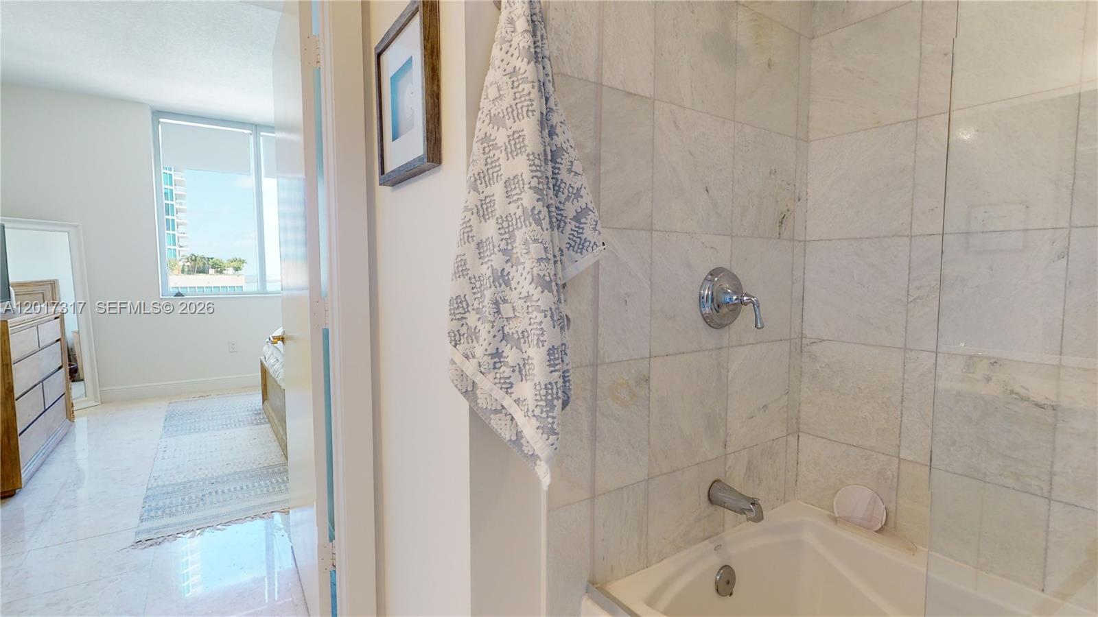 1060 Brickell Ave #1805, Miami FL 33131